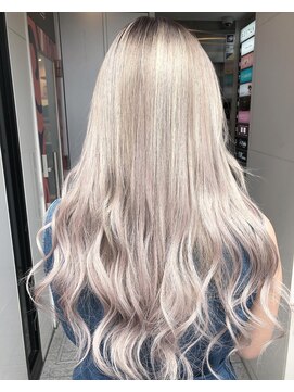 ルイス(L'wis) 外国人風プラチナ 最新カラー+シールエクステ 代表朝長