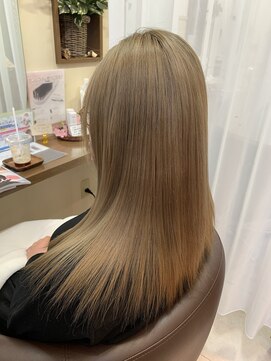 コアフィールフィス(COIFFURE fils) 《見附　今町》ブリーチ　ミルクティーベージュ