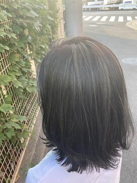 リバレッジ 白金(Leverage) 地毛×馴染ませハイライト