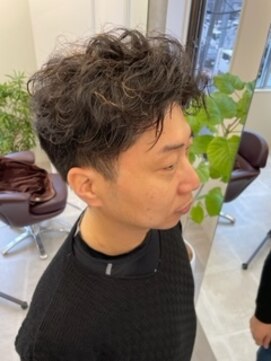 ドミーナドゥ(Domina deux) 【3～40代におすすめ】「かき上げ前髪」メンズパーマスタイル