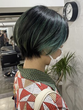 デューヘアー(due hair) デザインショート　× グリーン