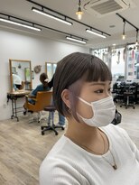 ルチナ 秦野(Lucina)&nbsp;ボブ/グレー×ペールラベンダー/インナーカラー