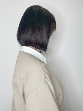 ゼンドットカラスマ(Zen.karasuma) しっとりボブ