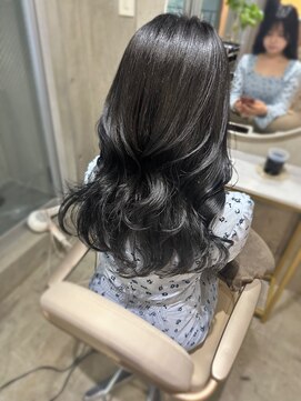 ニティー(Ngiti) ブルーブラック