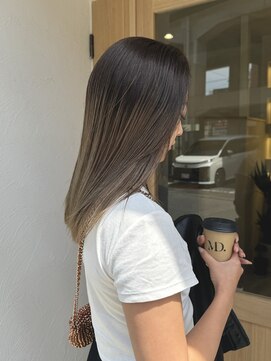 ムード(MOOD.) バレイヤージュ風グレージュカラー