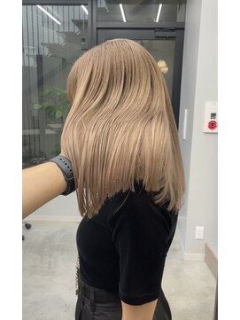 ヴァーディ オモテサンドウ(Vardy omotesando) グレージュ・ハイトーン・ベージュ・ダブルカラー