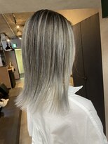 サニー 渋谷(SUNNY)&nbsp;バレイヤージュ、ハイライト、レイヤーロング、グレーベージュ