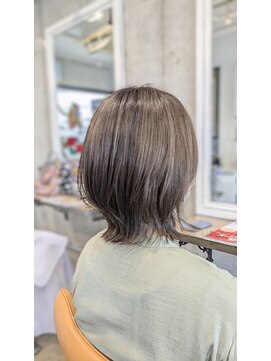 モアナ バイ ヘッドライト 武蔵小杉店(Moana by HEADLIGHT) 肩位ウルフボブ