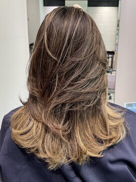 ステア ケース(stair case) 【NATASHA】銀座レイヤーカット/20代/30代/40代/50代