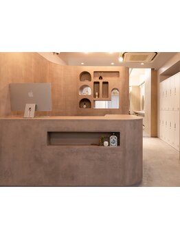 毎月通いやすいクーポンであなたの”可愛い”もずっと継続。お仕事終わりでもいける21時半まで営業！