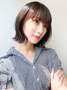 エミュー(emue) 20代30代透明感モカブラウンショート×外ハネボブ韓国風