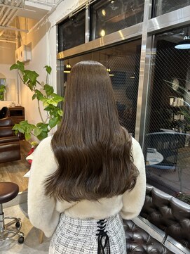 オリーブベージュ