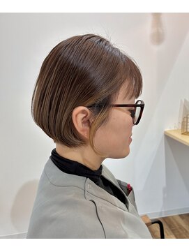 ビー(Bii) ショートボブ