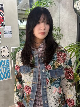 ウム(umu.) レイヤー / レイヤーカット /ハッシュカット / ロングレイヤー