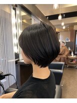 ネイトル(naitre)&nbsp;大人美シルエットの前下がりショートボブ