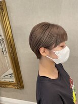 リノ カルバリ(Lino Calbari)&nbsp;マッシュショート×ワンブリーチグレージュ