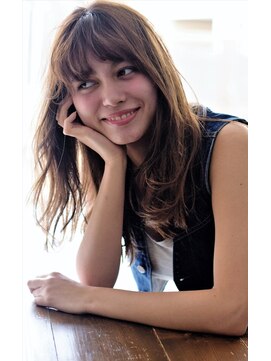 リマ(RIMA) 【RIMA】 外国人風☆くせ毛風Waveとアッシュベージュ