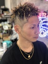 ヘアールームノア(Hair room Noa) ツーブロックツイスパアップバング