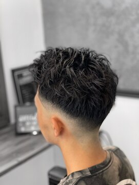 トップバイスリーナイン(TOP by THREE NINE) メンズ フェードカット