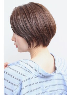 アルテ ロワジール(Alte Rowazle) 丸みくびれショート_ホワイトアッシュコンマヘアショート