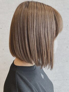 レイフィールド 関店 前下がりボブ・簡単スタイリングヘア