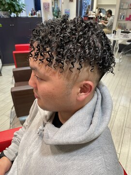 フリーダム ヘアー ザ ムー(Freedom Hair THE MOO) スキンフェード×スパイラル