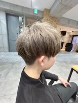 ネウィ 池袋(newi)&nbsp;ブリーチ1回、メンズシルバーカラー【担当　江口健太】