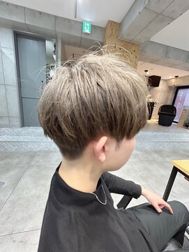 ネウィ 池袋(newi) ブリーチ1回、メンズシルバーカラー【担当　江口健太】