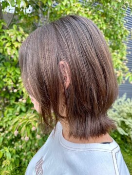 ミー(Me) 外はねボブ