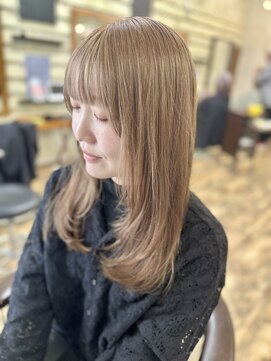 ラウラアンドロー(LAURA&RO) ミルクティーベージュ/ケアブリーチ２回/顔まわりレイヤー/尼崎