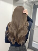 エヌアイ オモテサンドウ(ni omotesando)&nbsp;透明感抜群！大人気のヘーゼルベージュカラー