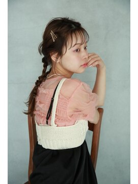 カナモ(Canamo) シースルーバング  三つ編みダウンスタイル　ヘアアレンジ