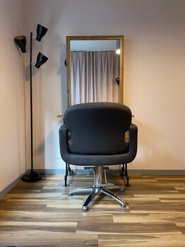 アンド 三軒茶屋南口店(and...)の写真/【三軒茶屋駅南口】女性スタイリストのみの隠れ家サロンでリラックスしたひとときをお過ごしください－