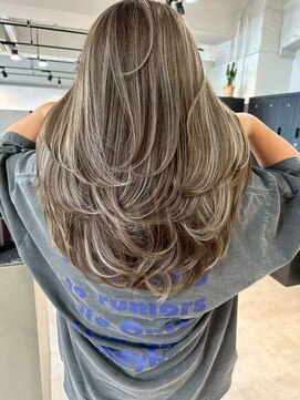 メリー オオサカ(Merly Osaka) 海外レイヤーカット