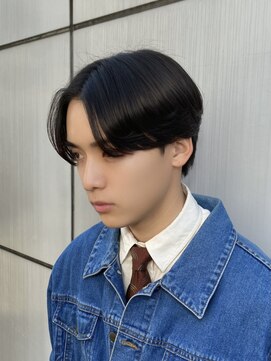 ネオリーブウリ 二子玉川店(Neolive uri) ブルーブラックフェザーパーマサーフカールセンターパート