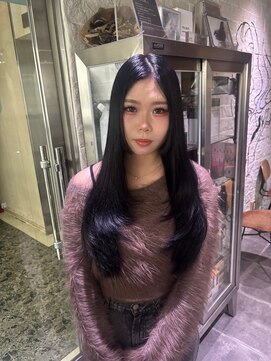 ウム(UMM) ブルーブラック / レイヤーカット