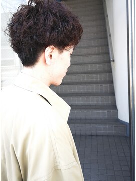 ウィス(WIS) 春のイメチェン!ハード目パーマでメンズこなれスタイル☆