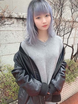 ヘアーデザイン ルシア(Hair Design Lucia) ブルーシルバーグラデーション×ミディアムレイヤー