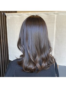 イニ 姉小路(ini) 【丸山】くびれヘア//ミディアムレングス