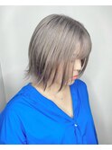 ホワイトシルバーグレー