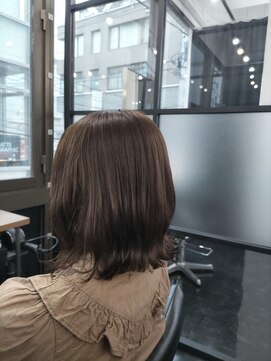 エスカーラ 町田(THE ESCALA) 斜めバング/グレージュカラー/デザインカラー[町田駅]