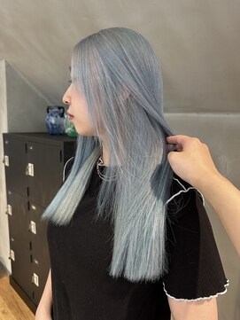 ニキータ(Nikiita) 〈極上ブリーチ/ツヤ髪水色カラー〉