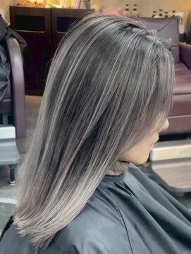 ハーシーバイアポロ 相模大野(HERSHE by apollo) xバレイヤージュ/ホワイトグレージュ/レイヤーカット