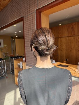 ジジ プラス デザイン(GIGI＋design) ネジネジカチモリ