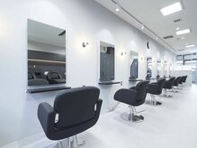 落ち着いて過ごせる、シンプルで心地よい空間