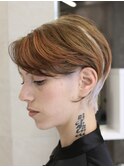 くびれハンサムショート毛流れベリーショート　ハイトーン