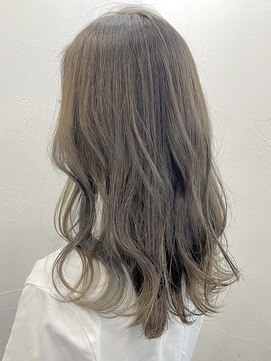 キラ 渋谷(KILLA) オリーブベージュ　くすみカラー　オリーブグレージュ　原宿