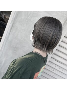 グリュック(GLUCK) グレージュ×外はねボブ