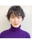小顔ショート × ラフな波巻きパーマ
