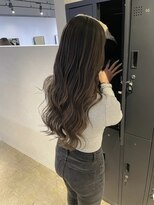 メリー オオサカ(Merly Osaka)&nbsp;派手すぎないさりげないバレイヤージュ_dark greige_